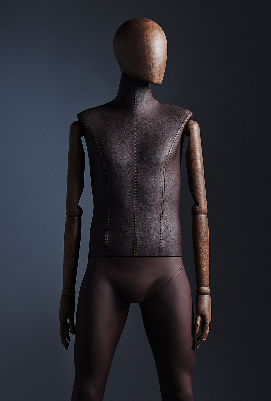 minimalist man mannequin