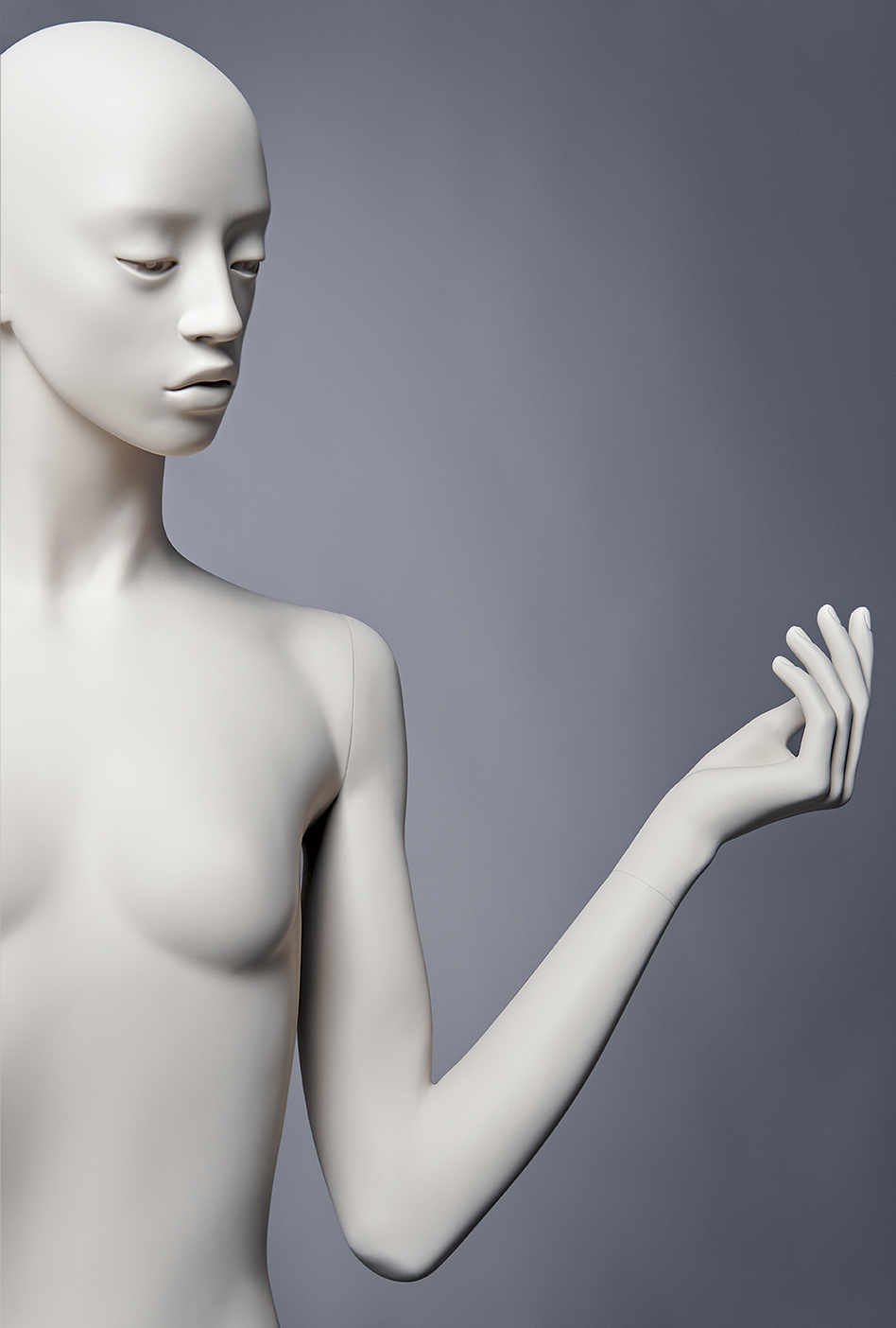 Articulated woman mannequin